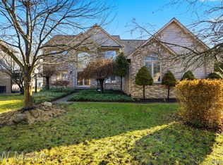 887 Grovecrest, Rochester Hills, MI 48307
