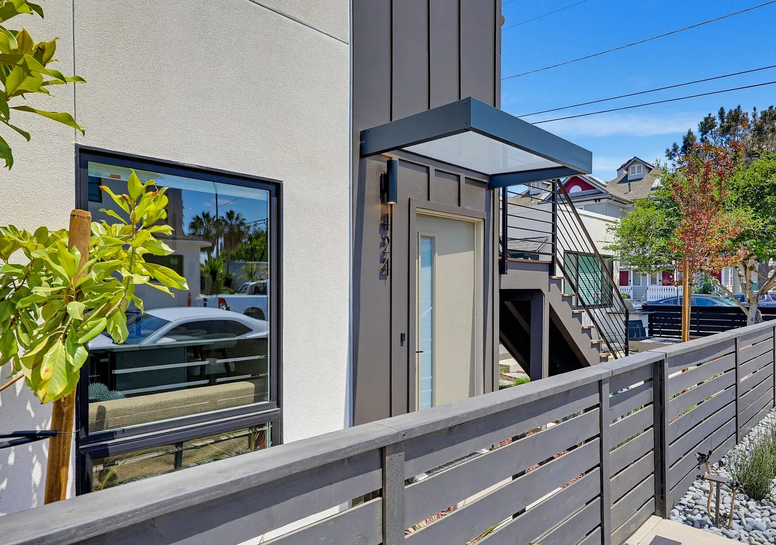 Brand-New Furnished 2BR | Central San Diego | 30+ Day Stays — Photo 2