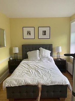 2nd image of 14 Hereford St APT 2