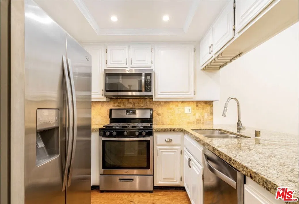 2 bed, 1.0 bath, 1000 sqft, $3,895 — Photo 4