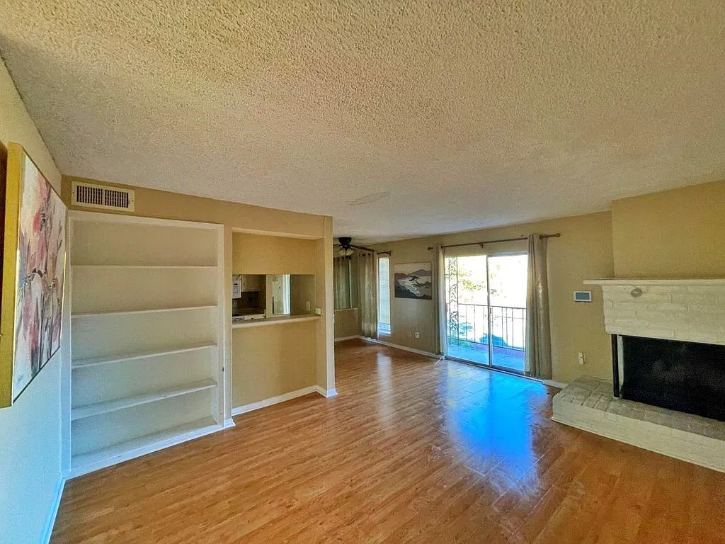 10211 Sugar Branch Dr — Photo 3