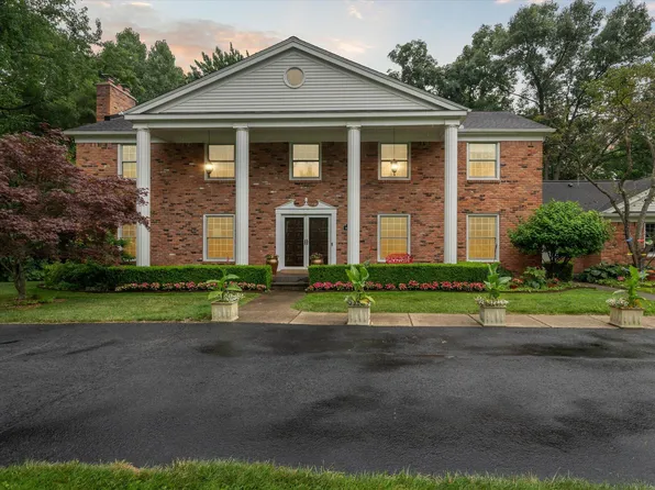 4067 Parkwood Ct, Bloomfield Hills, MI 48301