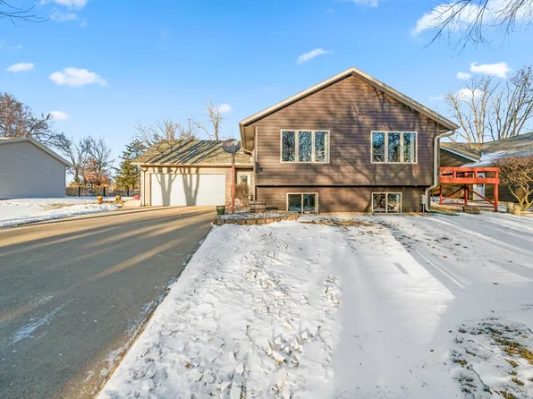 17021 255th Ave, Spirit Lake, IA 51360