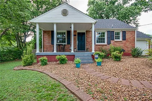 419 Chadwell Dr Photo 1