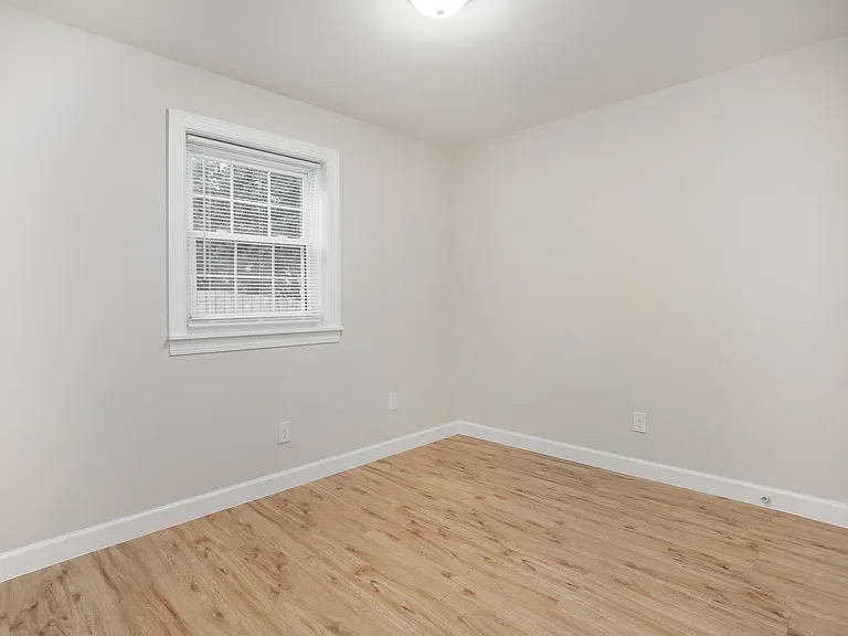 Elon Place — Photo 16