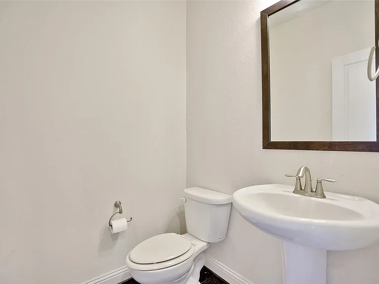 18 Garden Path Pl — Photo 25