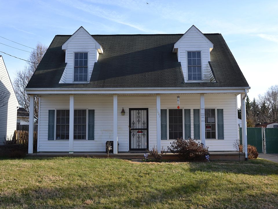 1st image of 1607 Edmund Ave NE