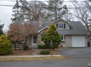 15 Lindy Pl, Old Tappan, NJ 07675