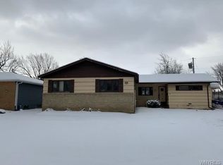 3 Newgate Rd, Amherst, NY 14226