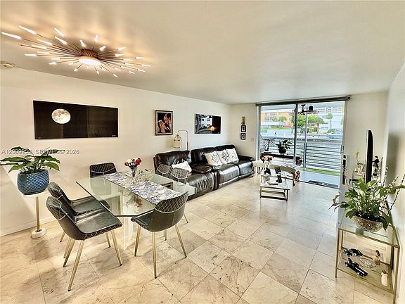 5th image of 3551 NE 169th St APT 105