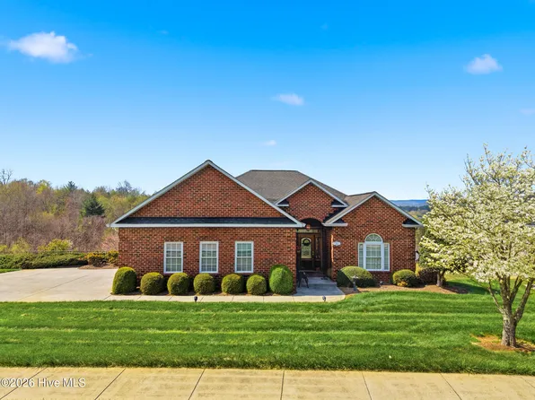 416 Huntington Woods Drive N, Lenoir, NC 28645