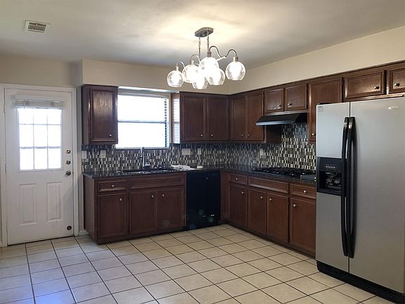 2nd image of 3800 Knollwood Dr #A