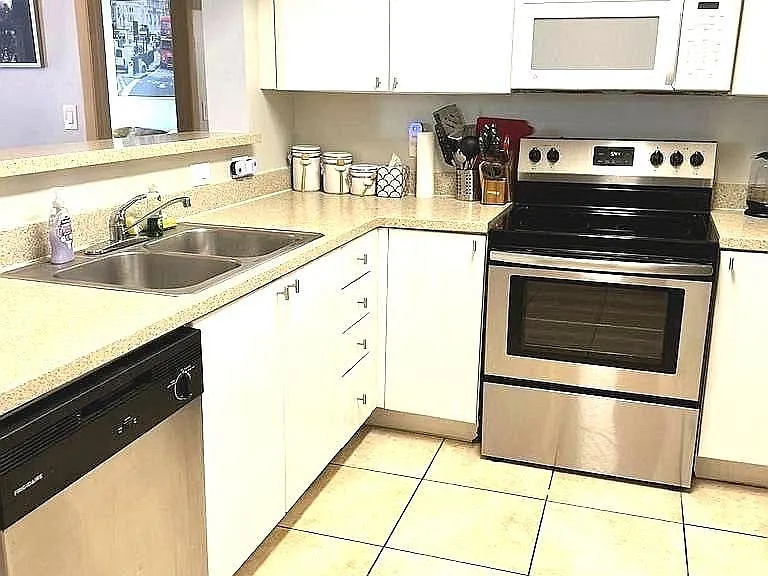 17375 Collins Ave #1507 — Photo 3