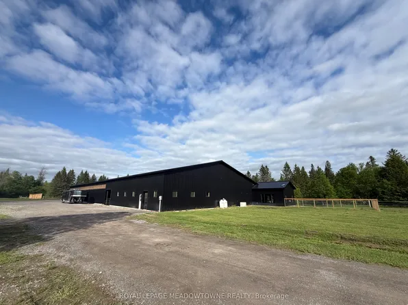 394 Lavallee Rd, Horton, ON K7V 3Z4