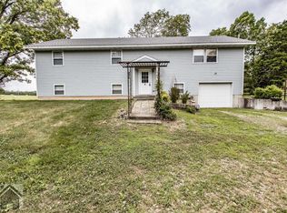 19568 Ripley Dr, Lebanon, MO 65536