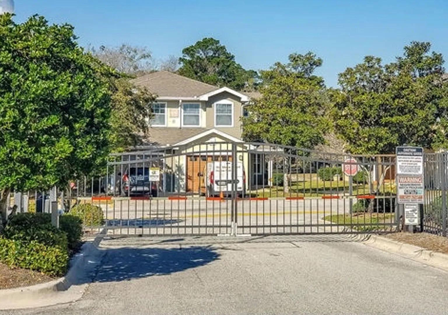 Move in ready 3/2.5 Condo available NOW — Photo 1