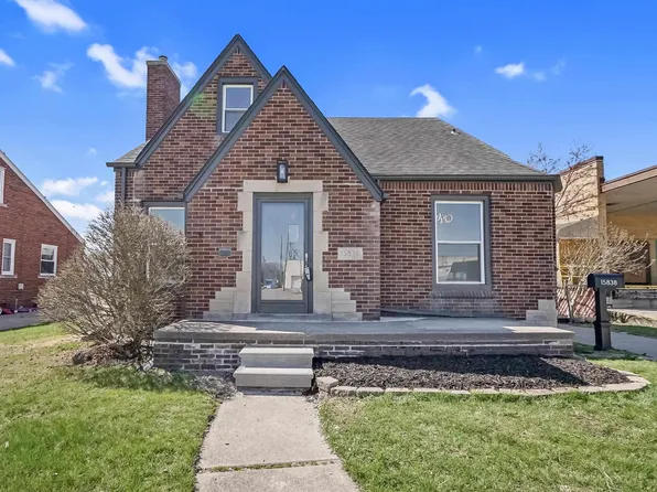 15838 Oak Ave, Eastpointe, MI 48021