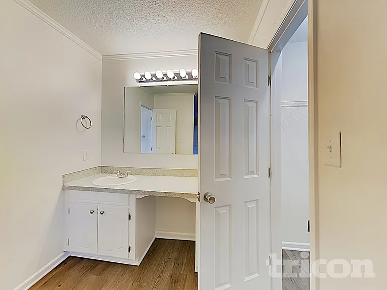 605 Colorado Ct — Photo 25