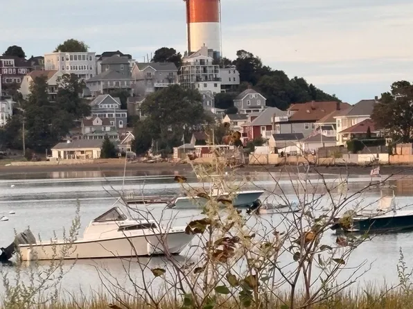 8 Siren St, Winthrop, MA 02152