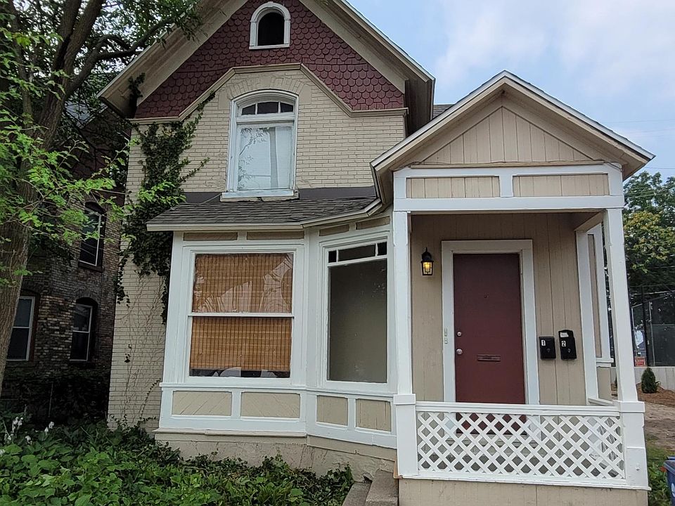 1st image of 821 Livingston Ave NE #1
