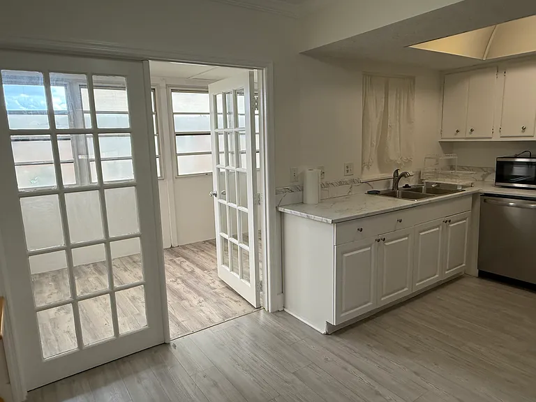 1458 Tamiami Trl #T7 — Photo 5