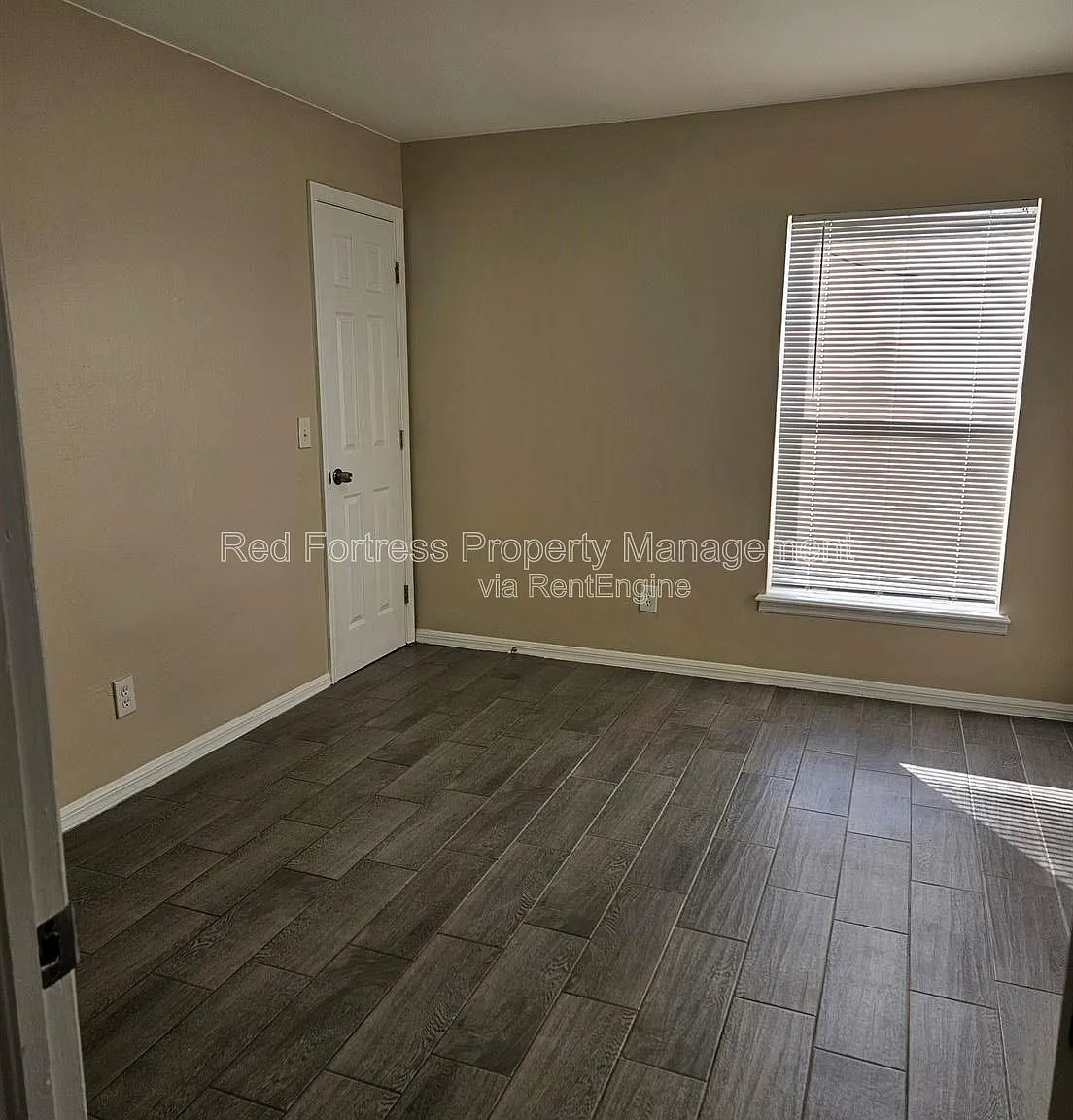 2 bed, 2.0 bath, 1048 sqft, $1,300 — Photo 4