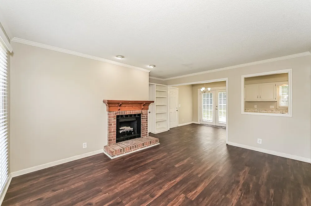 3 bed, 2.5 bath, 1824 sqft, $2,315 — Photo 4