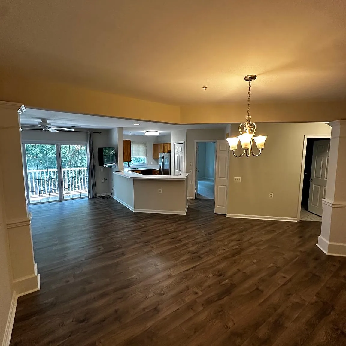 2 bed, 2.0 bath, 1227 sqft, $2,450 — Photo 4