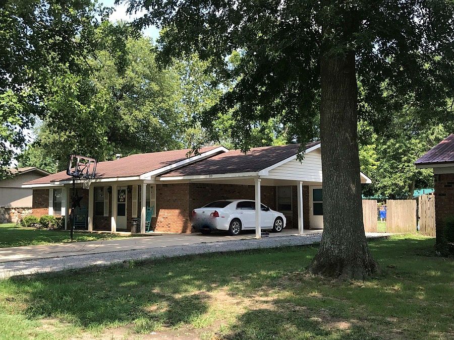 2nd image of 319 Kay St
