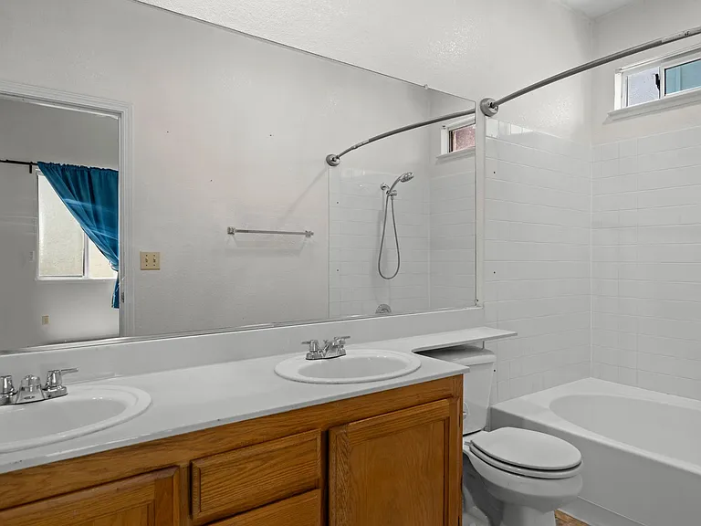 957 McCoy Creek Cir — Photo 17
