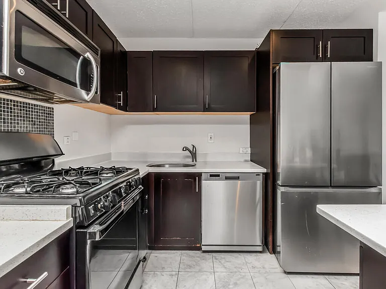 1155 Warburton Ave #8Y — Photo 5