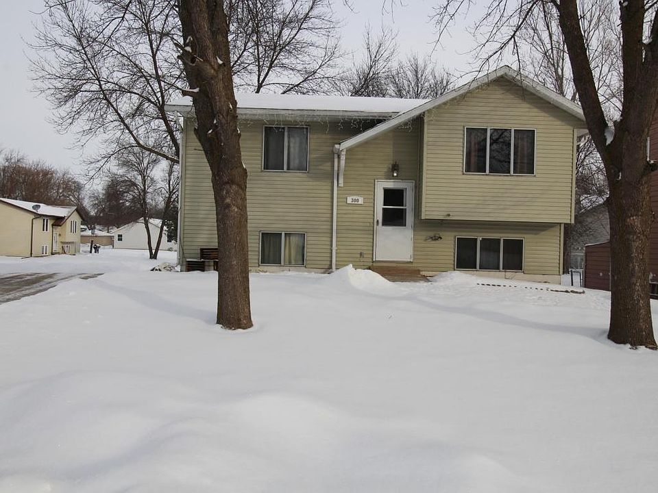 1st image of 300 27th St