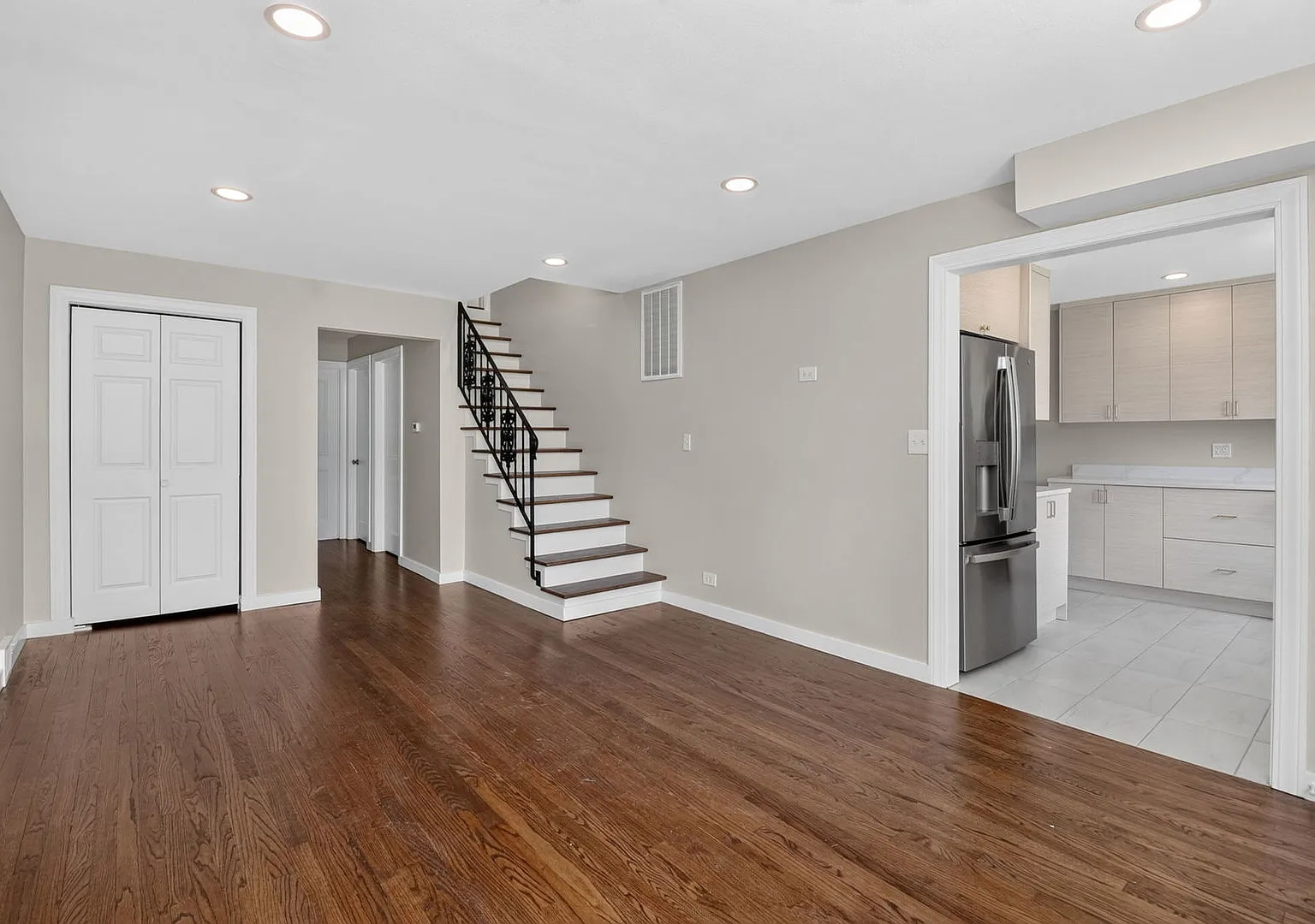 4 bed, 1062 sqft, $3,150 — Photo 4