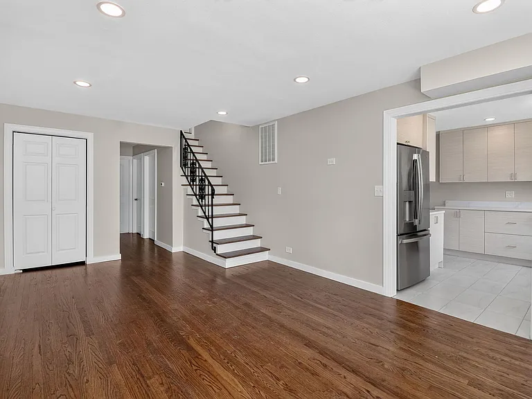112 S Iowa Ave — Photo 4