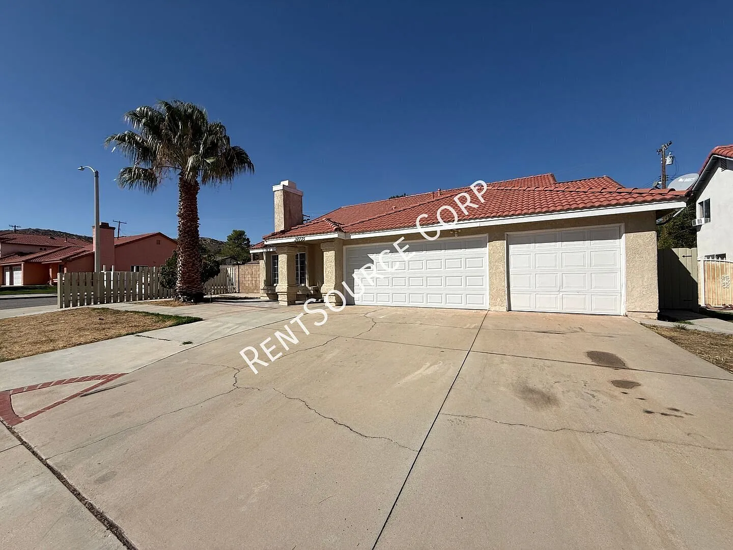4 Bedrooms/2 Bathrooms Single Story Home for Rent in West Palmdale in Antelope Valley — Photo 3