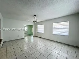 913 NW 22nd Pl #2 — Photo 7