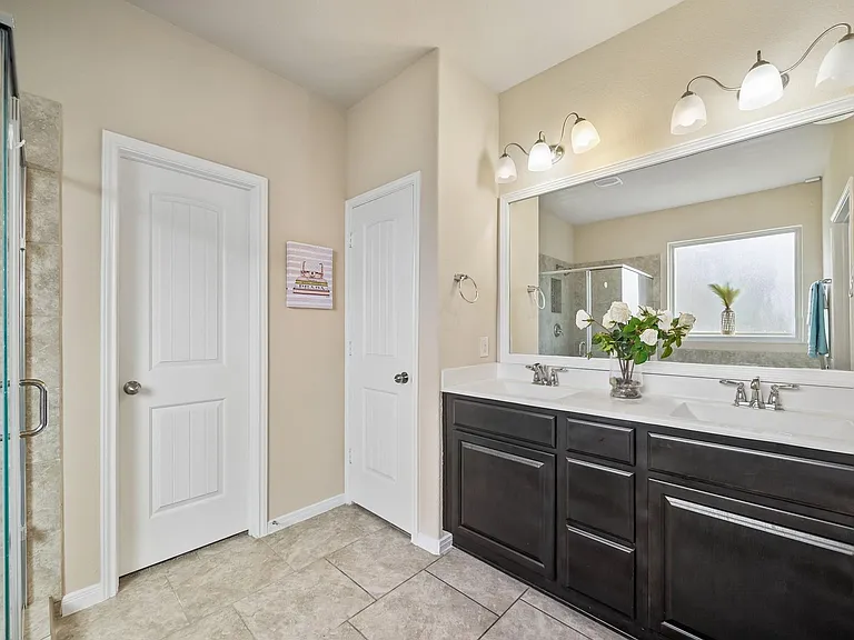13935 Carncross Ct — Photo 17