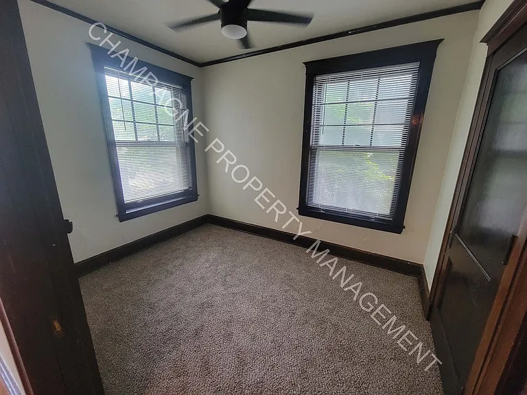 620 W 39th Ter #1W — Photo 3