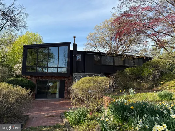 6000 Hunt Club Ln, Baltimore, MD 21210