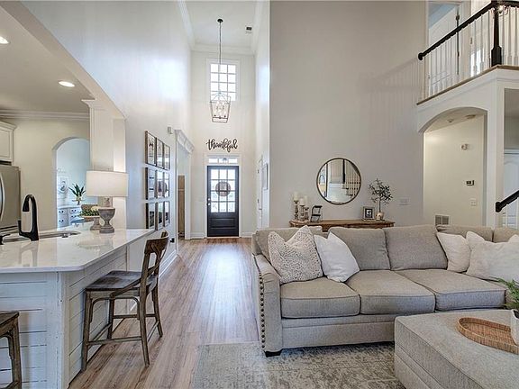 5th image of 16 Thunder Hawk Ln NE