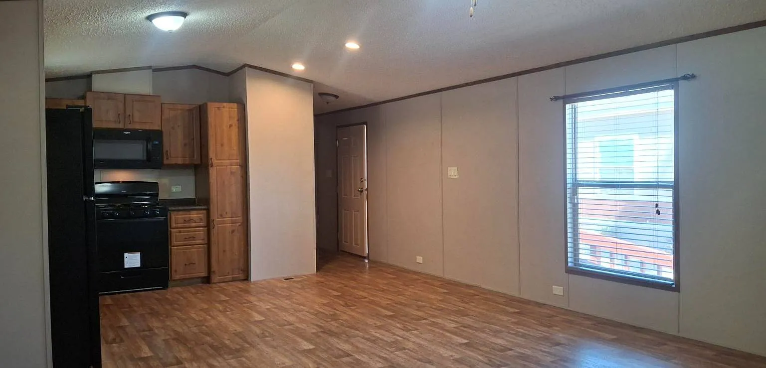 2 bed, 2.0 bath, $1,295 — Photo 2