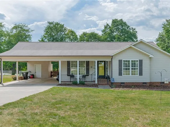 171 Millstone Dr, Lexington, NC 27295