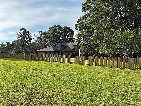 4th image of 8291 Fairway Dr