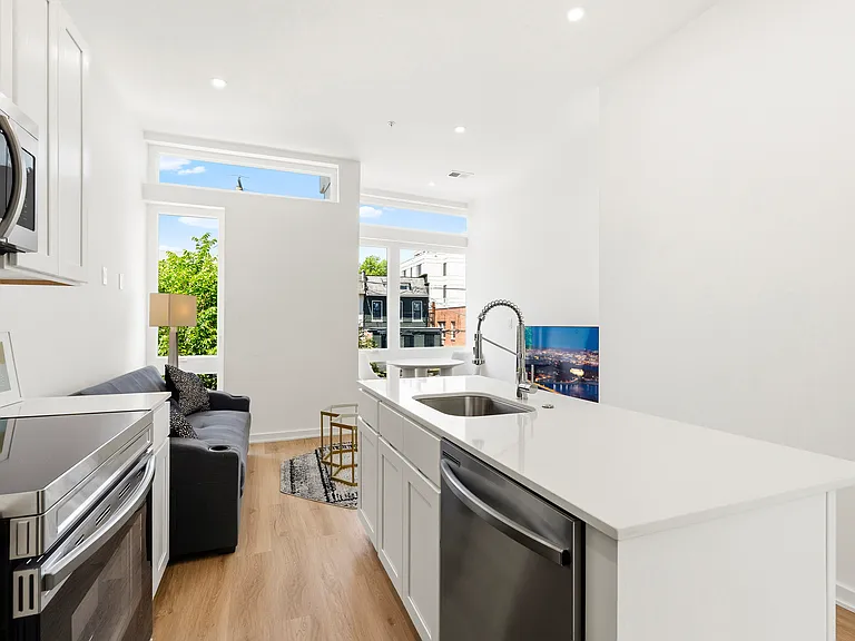710 Kennedy St NW #11 — Photo 12