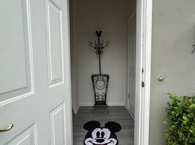 798 Oak Shadows Rd, Kissimmee, FL