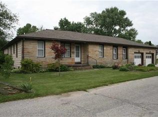 1004 W Grissom Ave, Mitchell, IN 47446