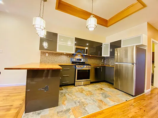 Rented by Blue Egg Realty Corp | media 6