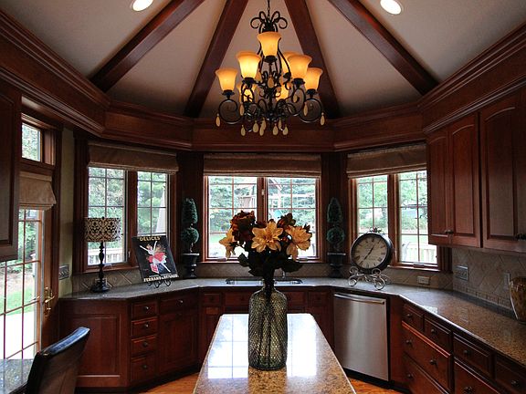 3rd image of 6385 Fennec Pointe Cir