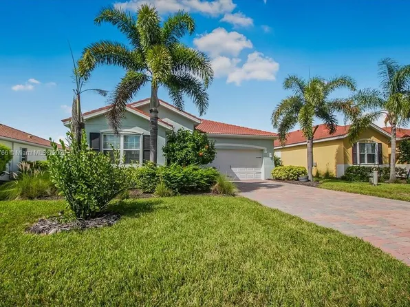 3348 Apple Blossom Dr, Alva, FL 33920