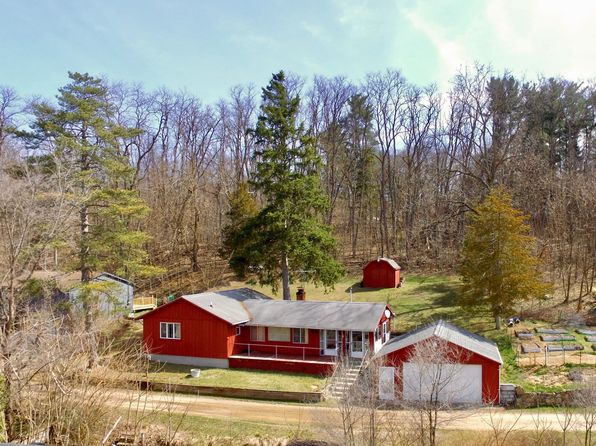 11315 Hillside Dr, Pinckney, MI 48169